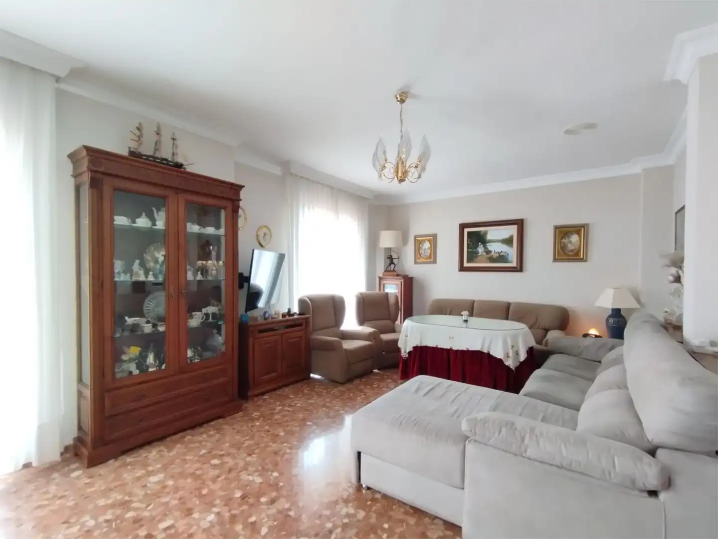 Sala d'estar de Casa adosada en venda en Lucena amb Aire condicionat, Calefacció i Terrassa