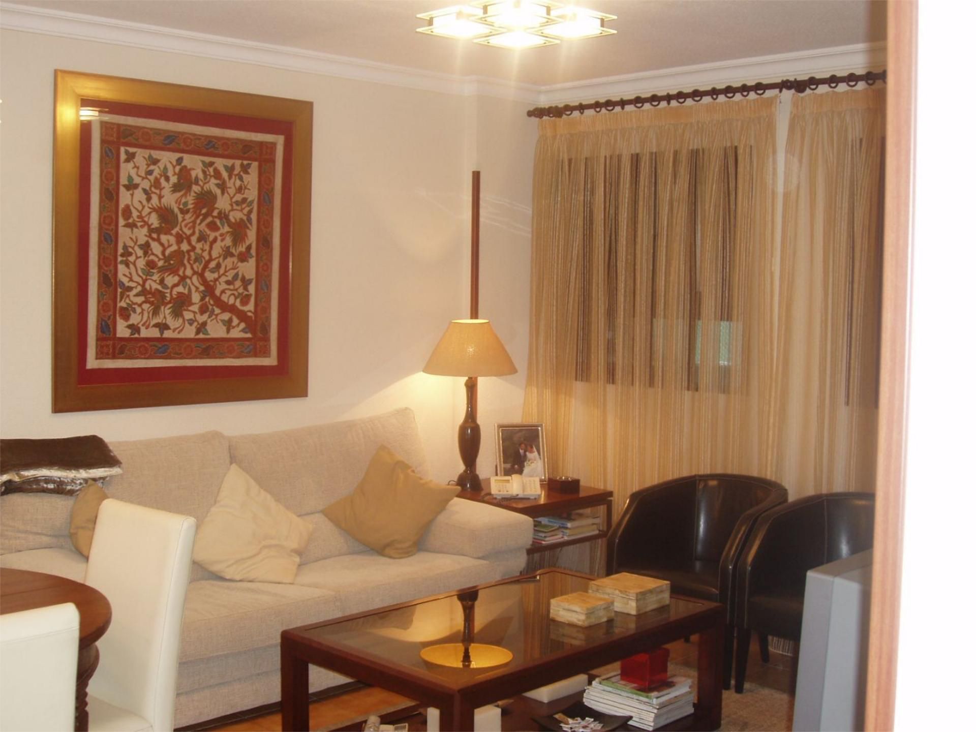 Sala d'estar de Pis de lloguer en  Santa Cruz de Tenerife Capital amb Aire condicionat