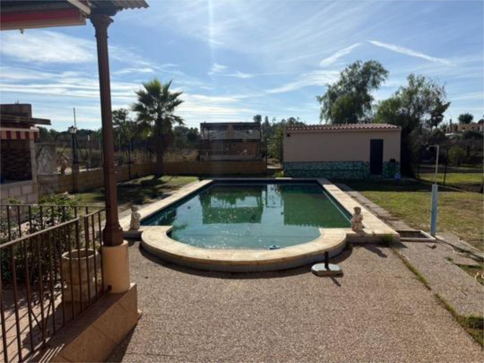Piscina de Casa adosada en venda en Marchena amb Piscina