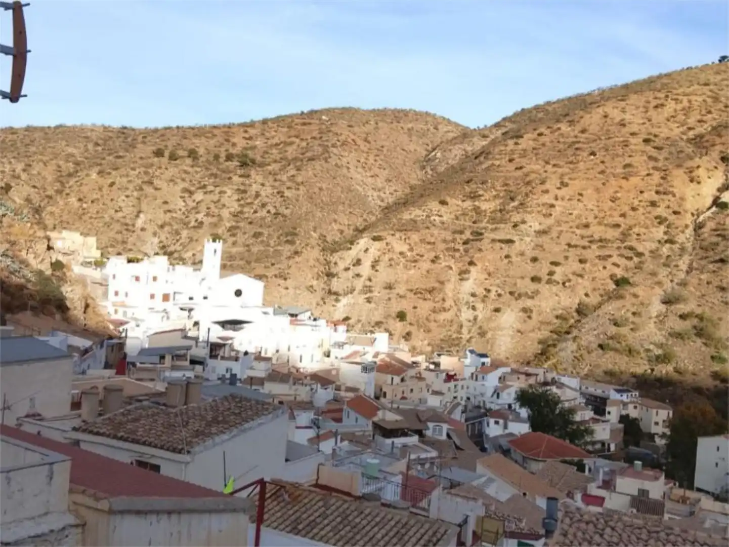 Vista exterior de Casa adosada en venda en Sierro amb Aire condicionat, Terrassa i Traster