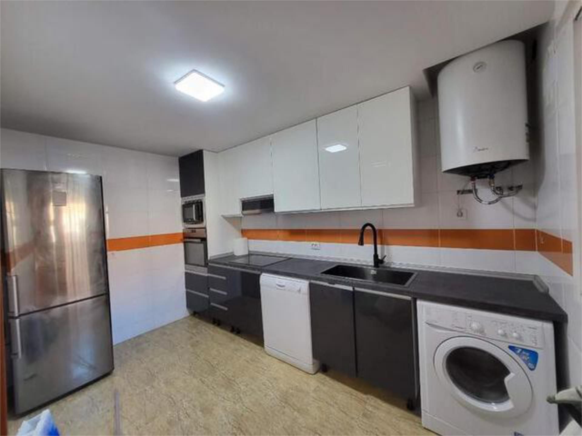 Single-family semi-detached to rent in El Carpio de Tajo Kitchen of Single-family semi-detached to rent in El Carpio de Tajo with Terrace