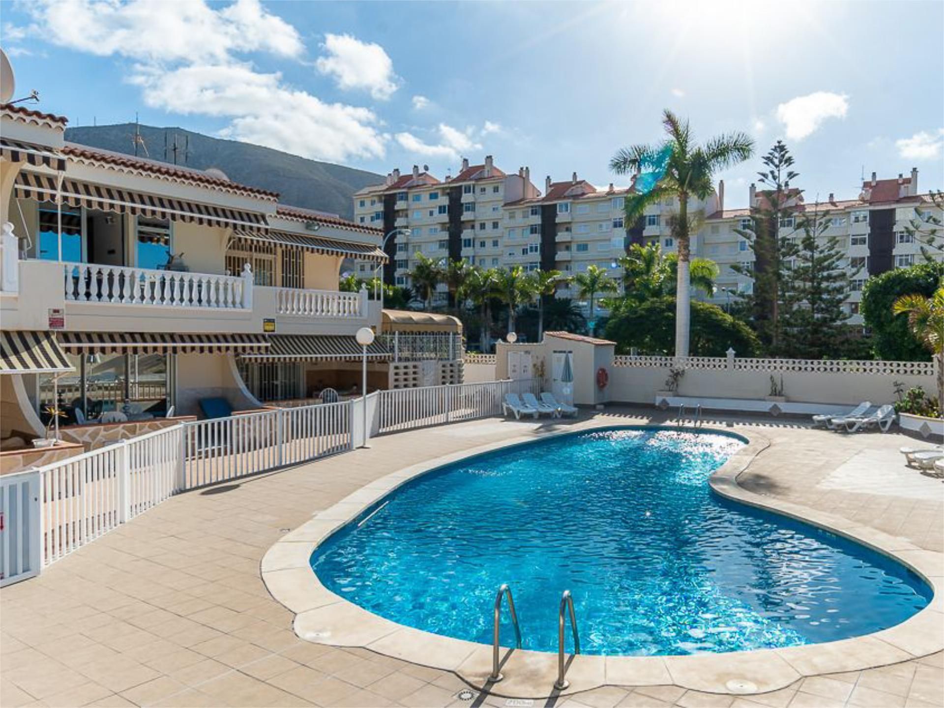 Casa adosada en venda a Avenida Juan Carlos I, 29, Arona Piscina de Casa adosada en venda en Arona amb Terrassa, Piscina i Balcó