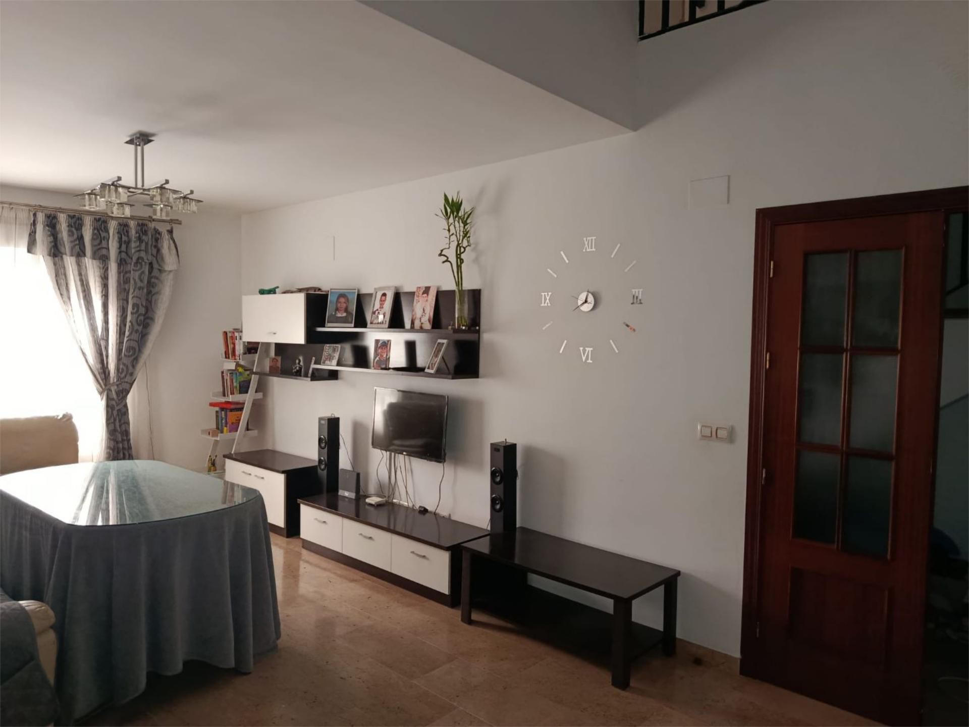 Sala d'estar de Pis de lloguer en  Jaén Capital amb Aire condicionat, Terrassa i Balcó