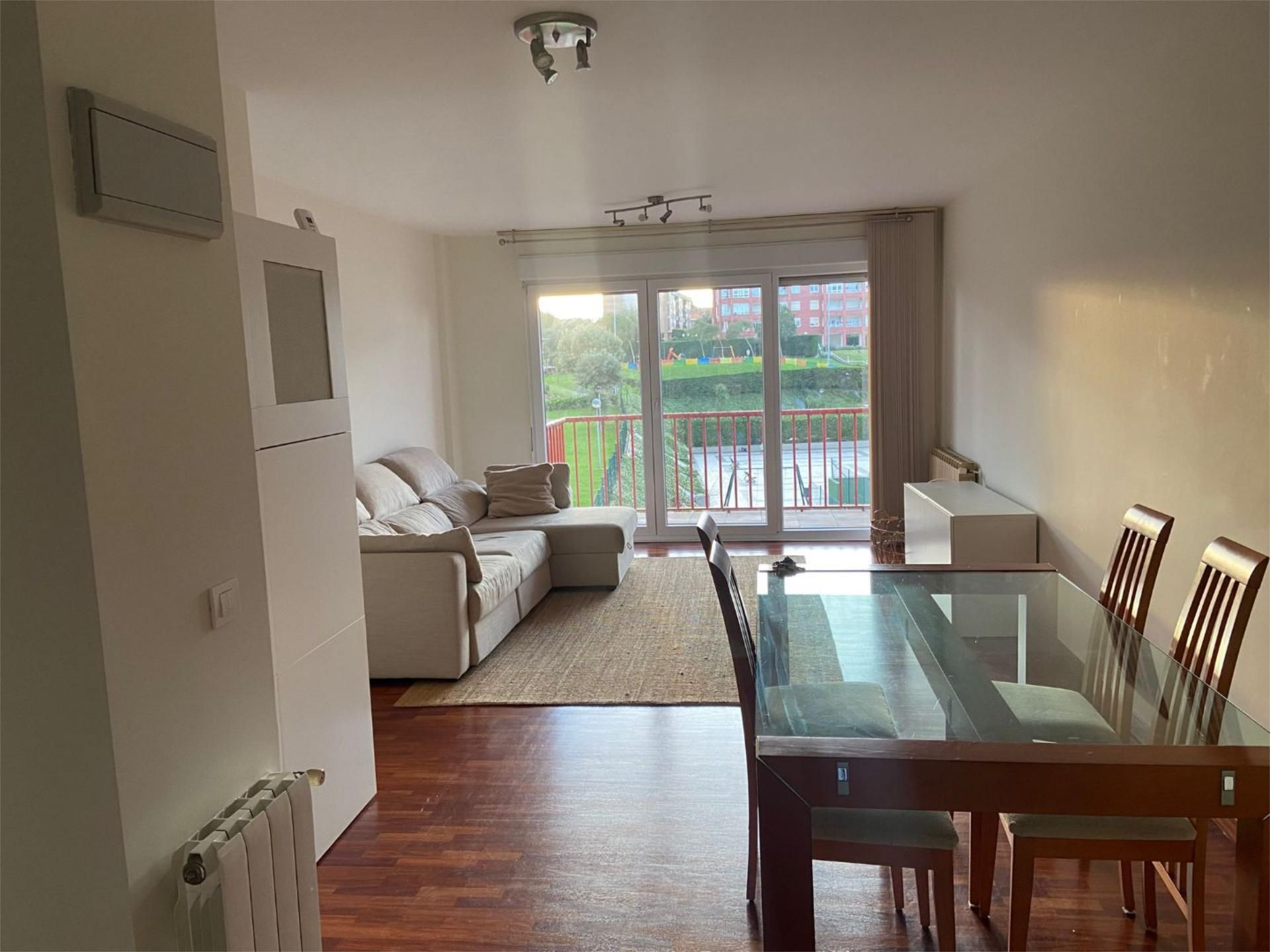 Living room of Flat to rent in Santander  with Heating, Private garden and Parquet flooring