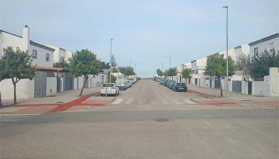 Casa adosada en venda a Los Molares, Sevilla - imatge 1 Foto 1 de Casa adosada en venda a Los Molares, Sevilla