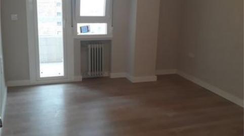 Photo 2 of Flat to rent in Ronda del Carmen, 35, Centro, Cáceres Capital