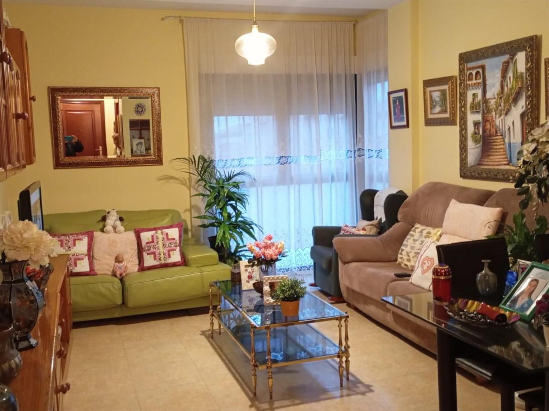 Pis de lloguer a Calle Torrenueva, 26, Úbeda Sala d'estar de Pis de lloguer en Úbeda amb Aire condicionat, Calefacció i Moblat