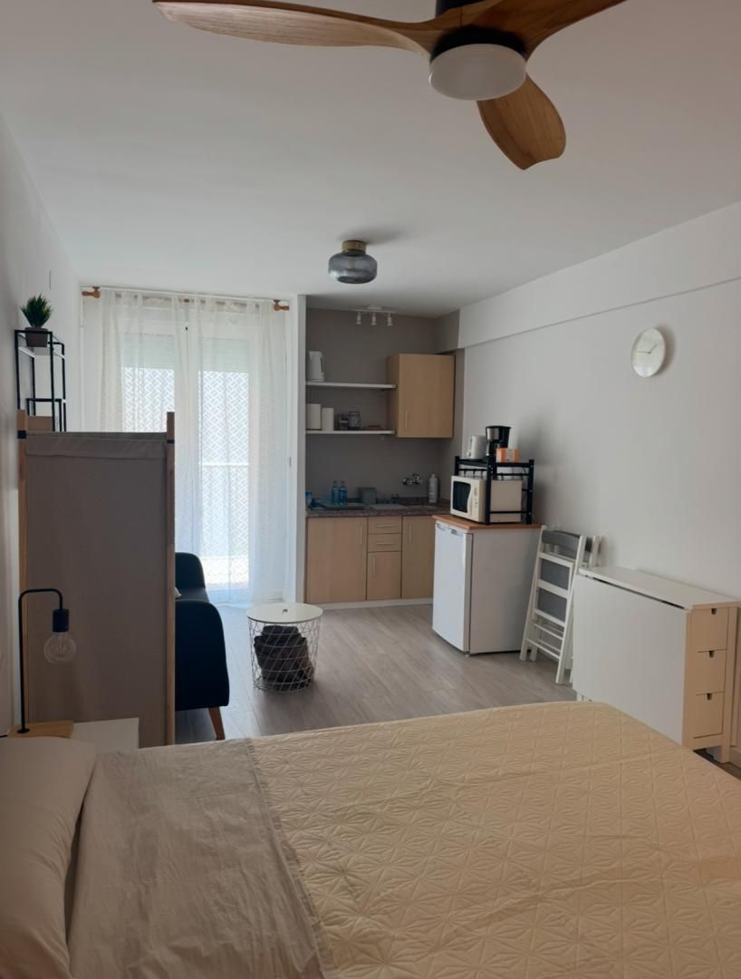 Cocina de Estudio de alquiler en  Valencia Capital con Calefacción, Parquet y Trastero