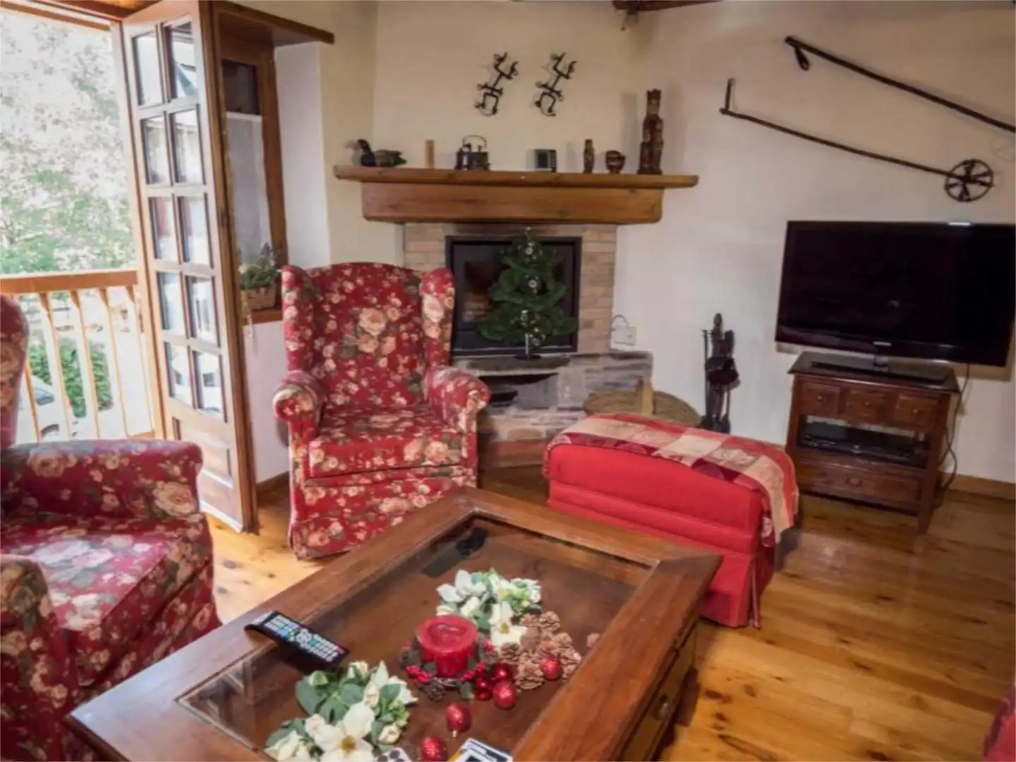 Casa adosada en venta en Carrèr Sant Sebastià, 44, Escunhau Sala de estar de Casa adosada en venta en Vielha e Mijaran con Calefacción, Parquet y Terraza