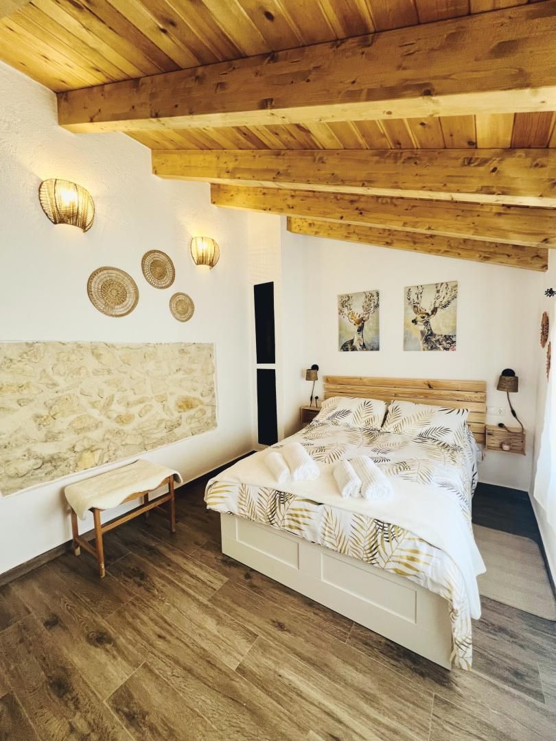 Dormitori de Planta baixa en venda en Santiago-Pontones amb Calefacció, Terrassa i Moblat