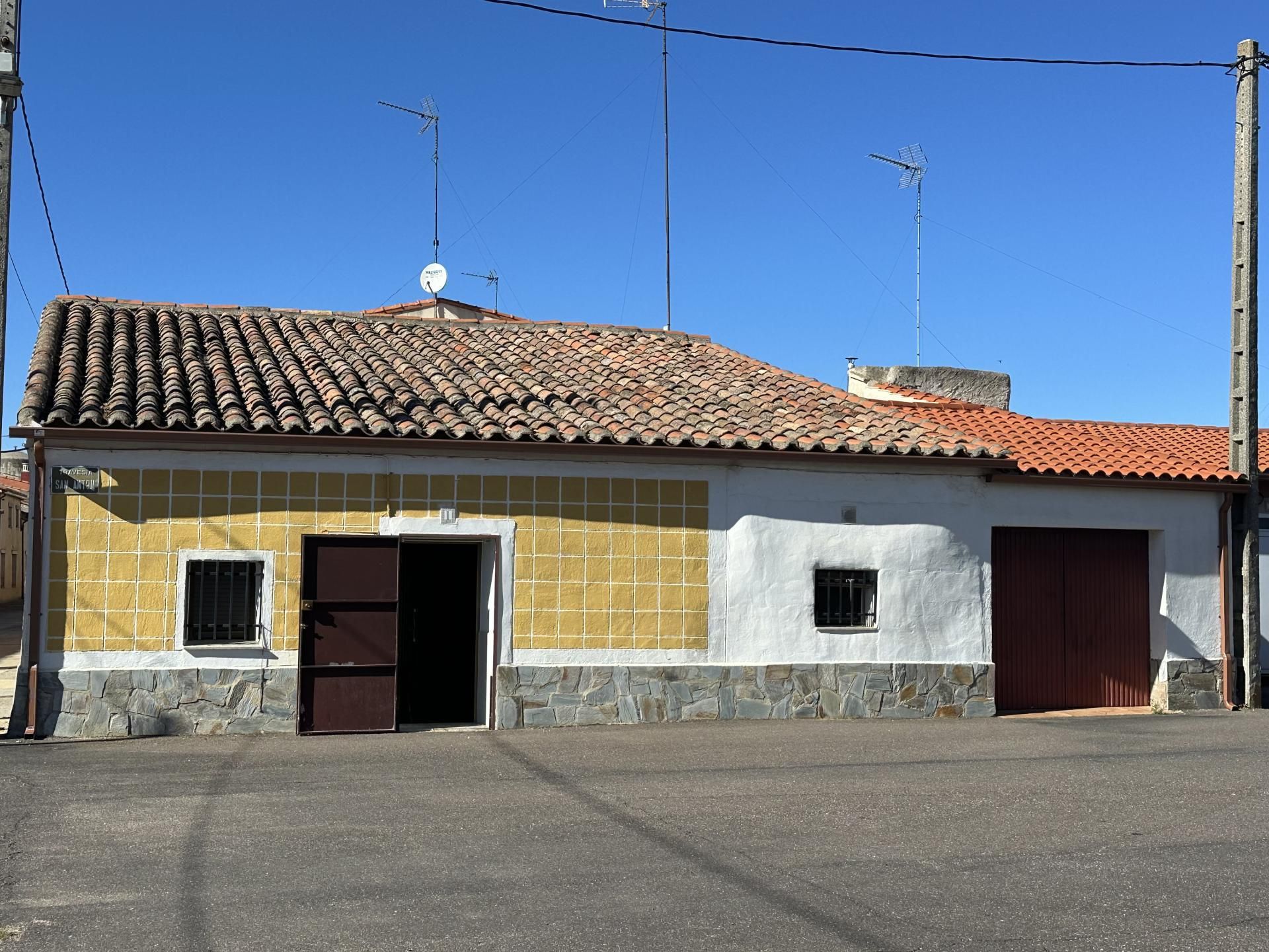 Exterior view of Planta baja for sale in Cañizo  with Furnished