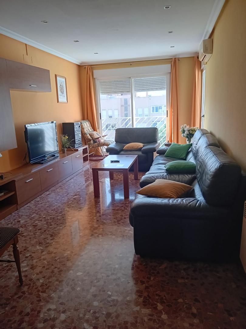 Pis en venda a Carrer Pere Joan Perpinyà, 55, Sector V Sala d'estar de Pis en venda en Elche / Elx amb Aire condicionat i Balcó