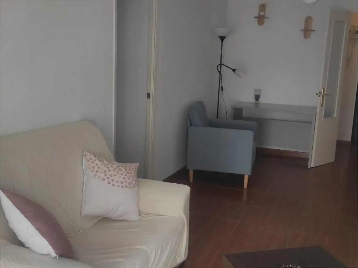 Piso de alquiler en Calle Antonio Gala, 7, San Carlos - San José Sala de estar de Piso de alquiler en Sevilla con Aire acondicionado, Calefacción y Terraza