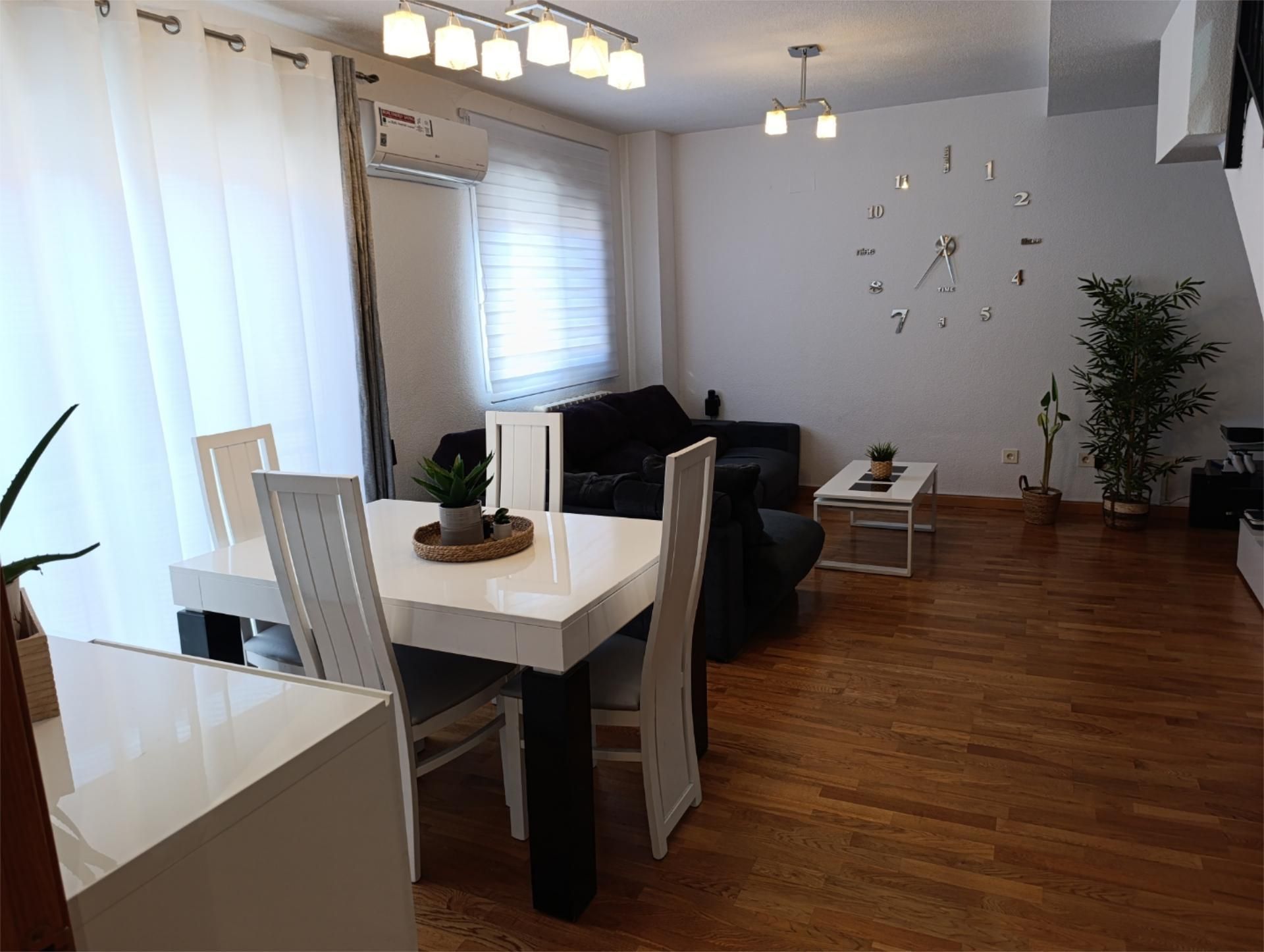 Pis en venda a Calle Carrera, 24, El Viso de San Juan Sala d'estar de Pis en venda en El Viso de San Juan amb Aire condicionat