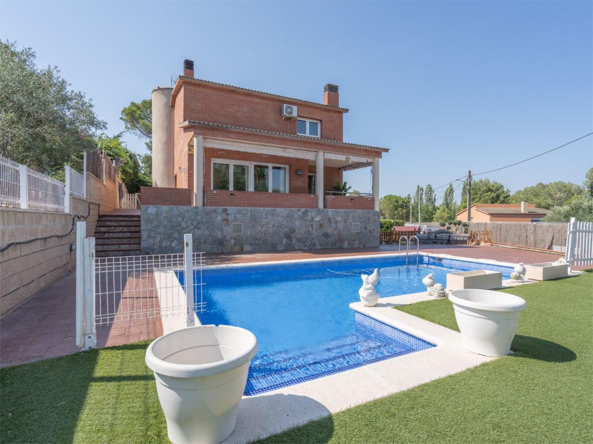 Casa o xalet en venda a Carrer del Montsià, 6, Vacarisses Jardí de Casa o xalet en venda en Vacarisses amb Aire condicionat, Terrassa i Piscina