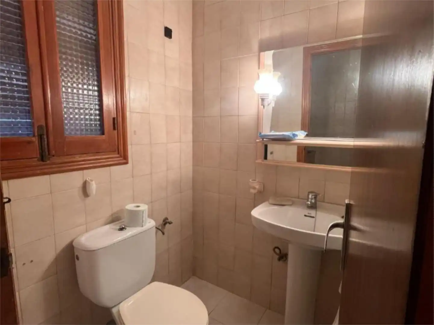 Casa adosada en venta en Calle Fulgencio Fernández, 15, Villamanrique Baño de Casa adosada en venta en Villamanrique con Terraza, Trastero y Balcón
