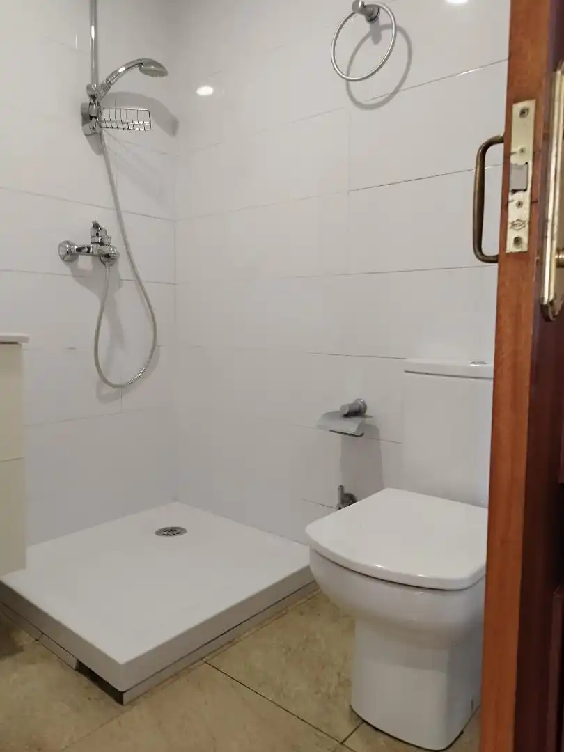 Baño de Local en venta en Santander