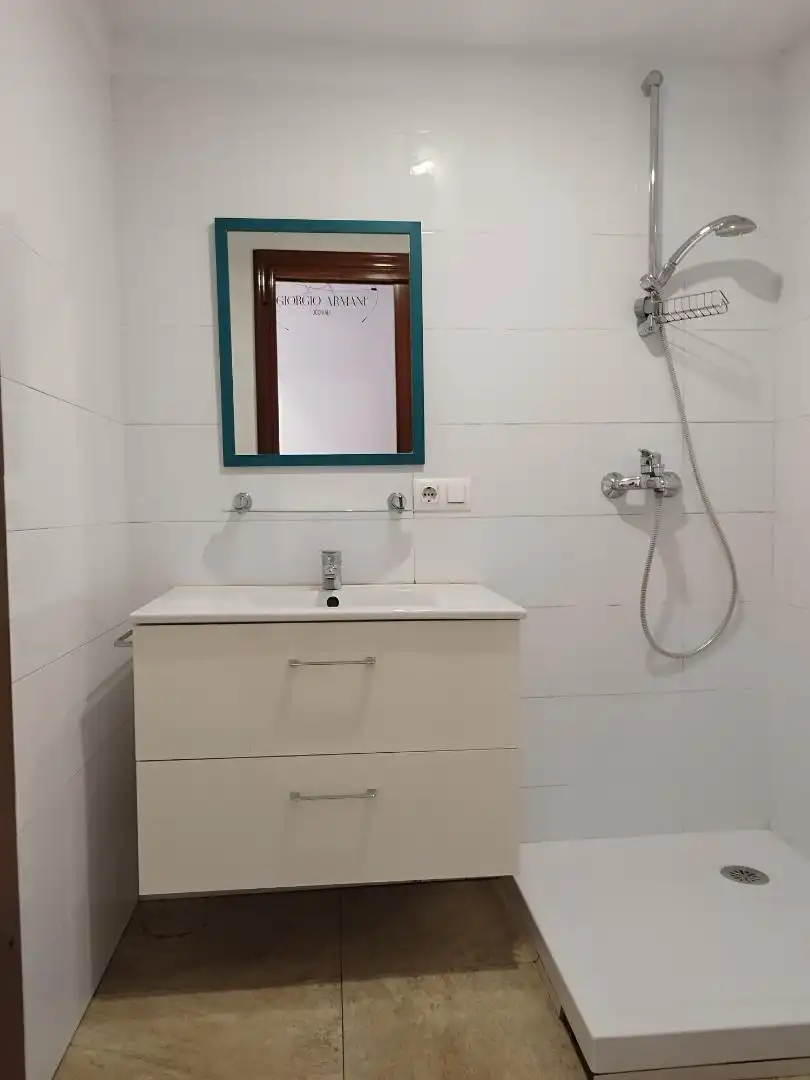 Baño de Local en venta en Santander
