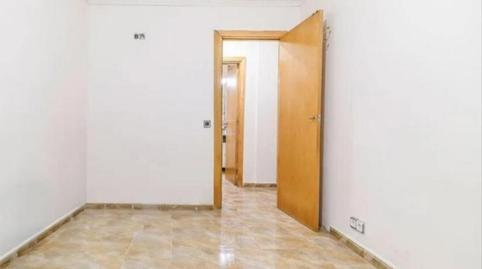 Flat to share in Calle Circumval.lacio, 31, La Roureda, Barcelona - image 2 Photo 2 of Flat to share in Calle Circumval.lacio, 31, La Roureda, Barcelona