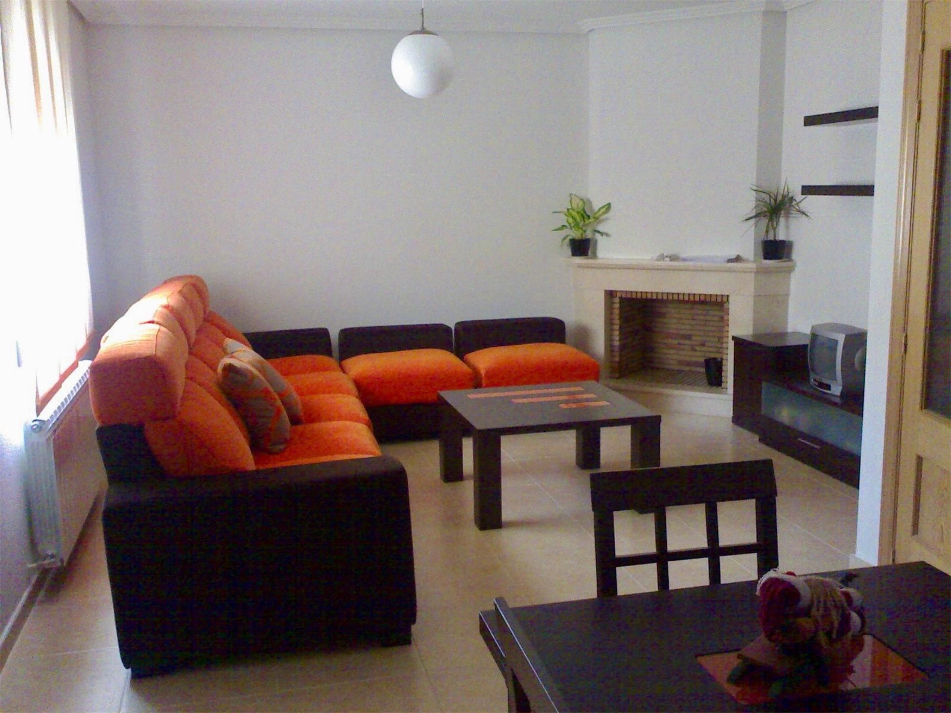 Sala d'estar de Casa o xalet en venda en Las Ventas de Retamosa amb Terrassa i Piscina