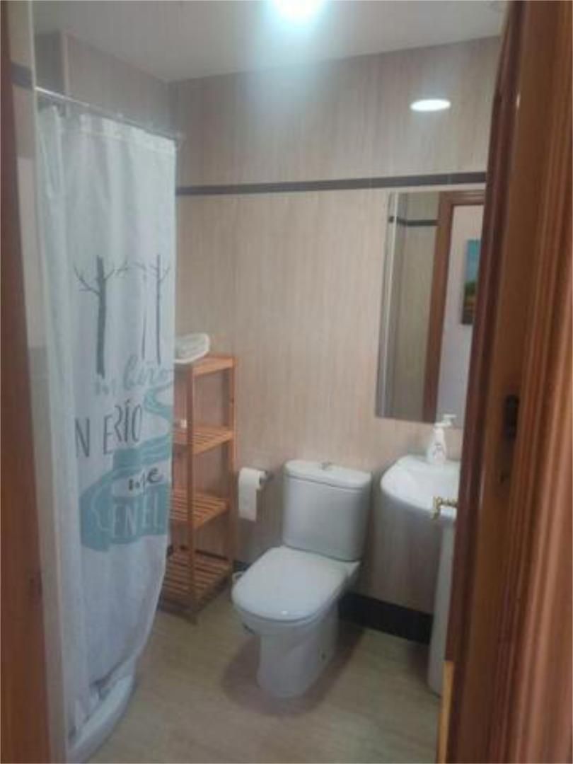 Baño de Ático de alquiler en La Zubia con Terraza y Amueblado