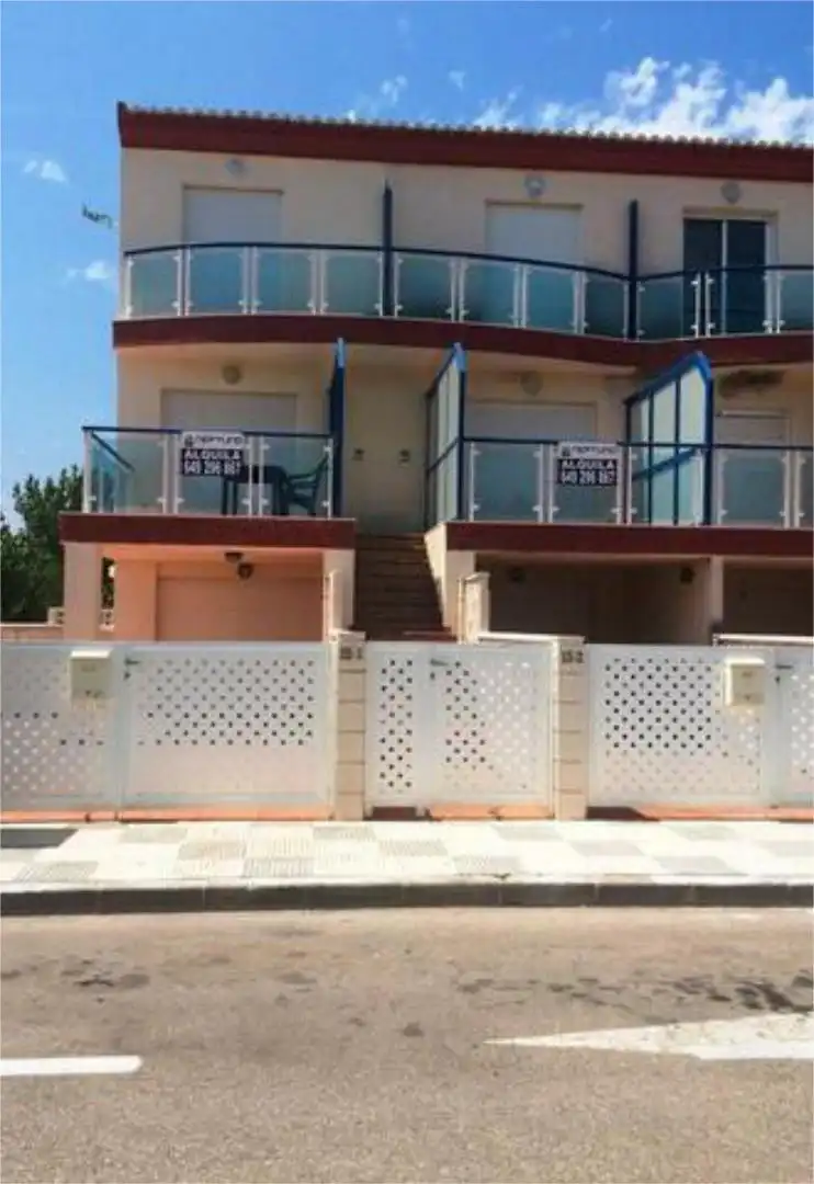 Casa adosada en venda a Oliva Playa Terrassa de Casa adosada en venda en Oliva amb Terrassa i Piscina