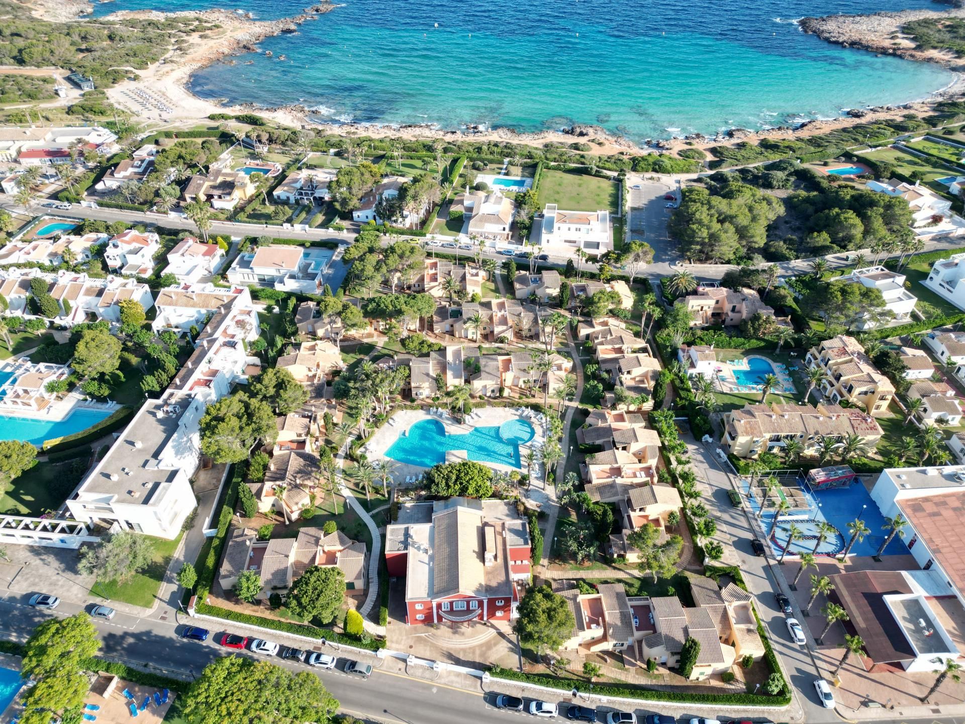 Casa adosada en venda a Carrer la Platja, 78, Cala d'en Bosch - Serpentona Vista exterior de Casa adosada en venda en Ciutadella de Menorca amb Aire condicionat, Terrassa i Piscina