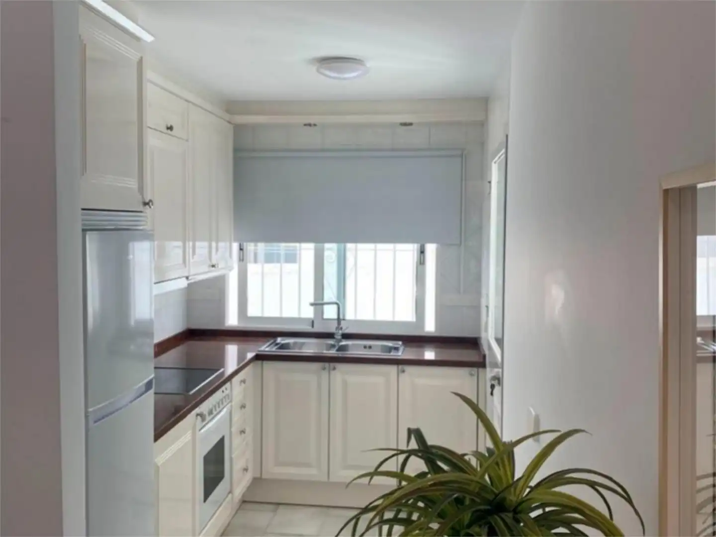 Ático de alquiler en Calle Bulto, 57, La Carihuela - Los Nidos Cocina de Ático de alquiler en Torremolinos con Aire acondicionado, Calefacción y Terraza