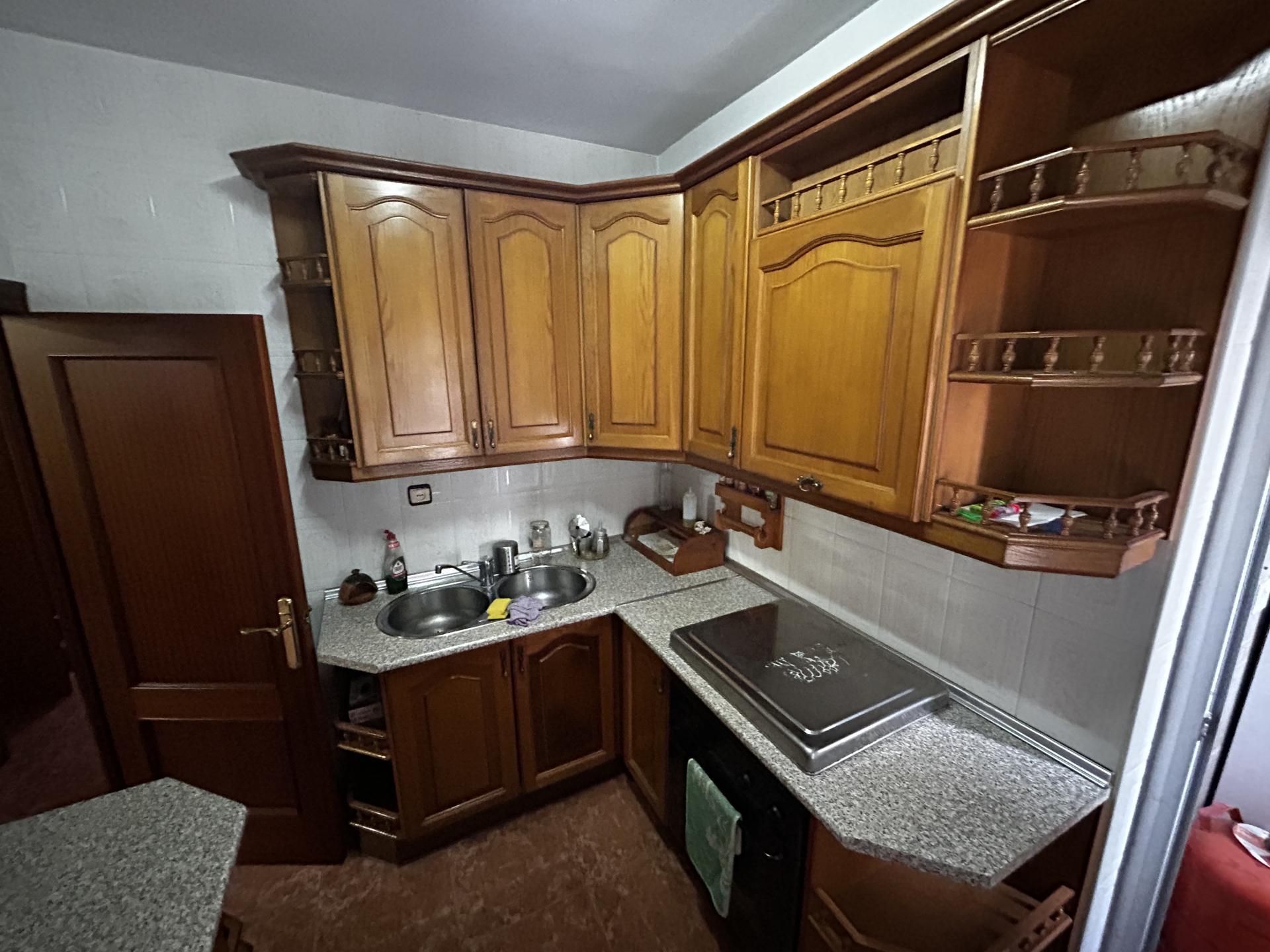 Flat to rent in Avenida Libertad, 48, Úbeda Kitchen of Flat to rent in Úbeda with Air Conditioner, Heating and Storage room