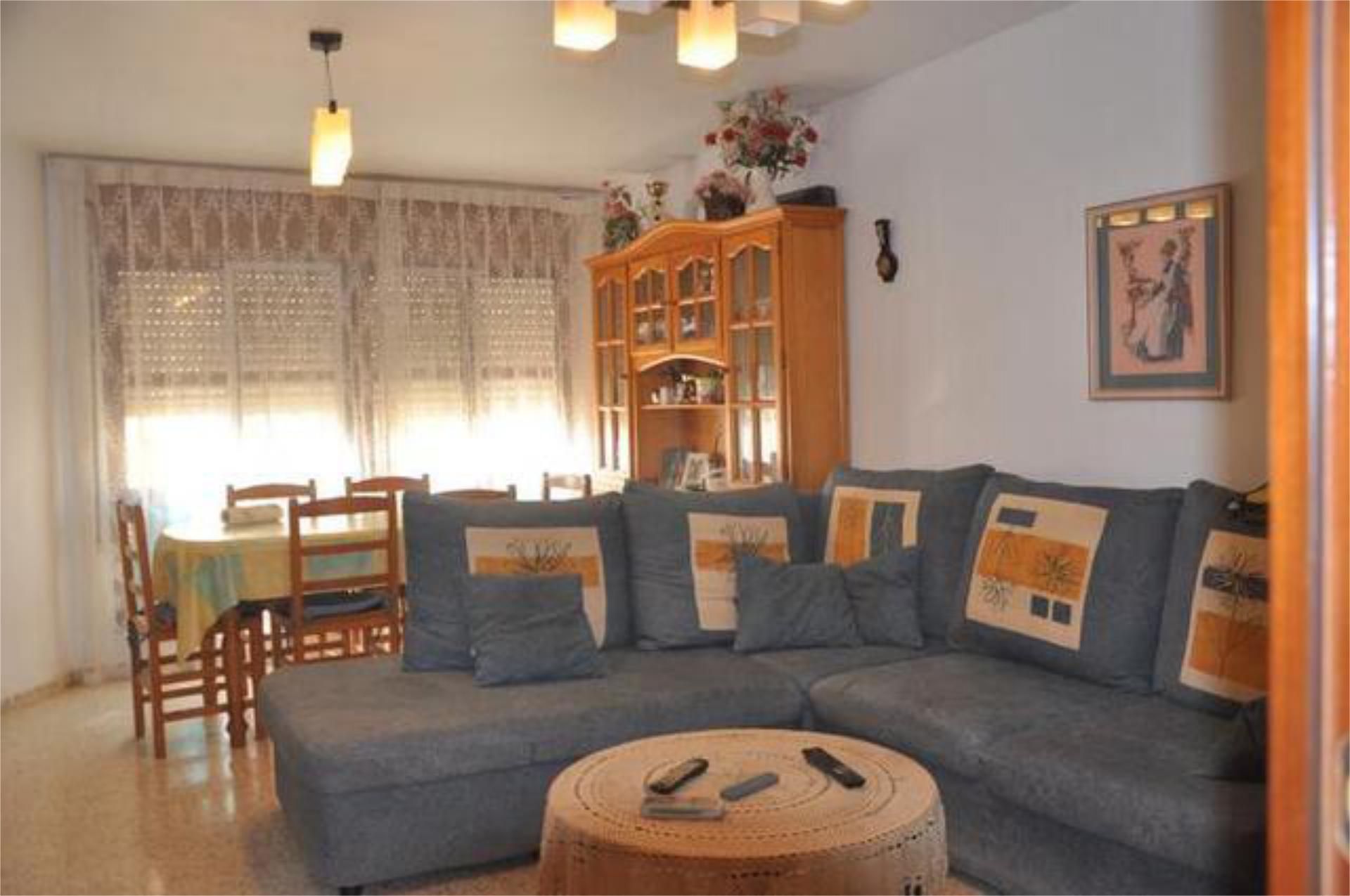 Pis en venda a La Puebla de Híjar Sala d'estar de Pis en venda en La Puebla de Híjar amb Calefacció, Terrassa i Traster