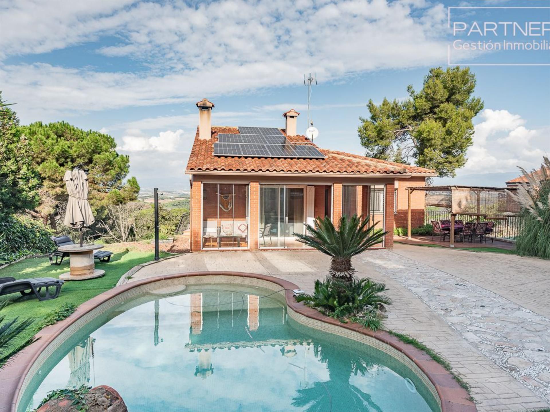 Piscina de Pis en venda en Vilanova del Vallès amb Calefacció, Jardí privat i Terrassa