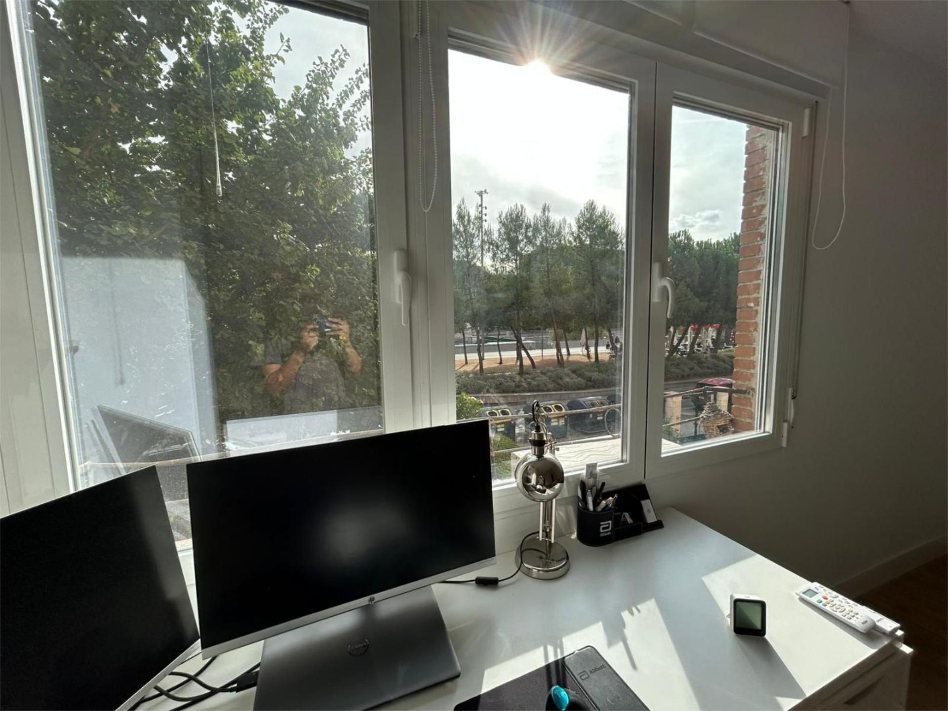 Pis de lloguer a Calle de Prado de los Abades, 22, Los Cármenes Dormitori de Pis de lloguer en Madrid Capital amb Aire condicionat, Calefacció i Jardí privat