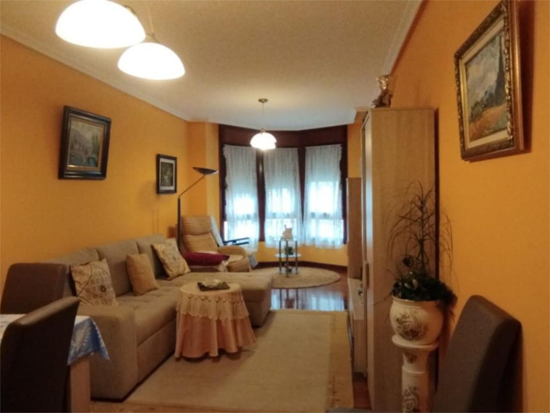 Sala d'estar de Pis en venda en Santoña amb Terrassa