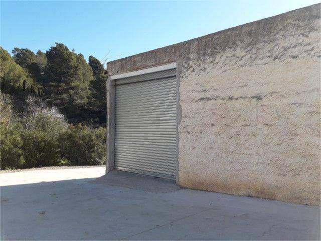 Local comercial en Alquiler en Villa Gadea