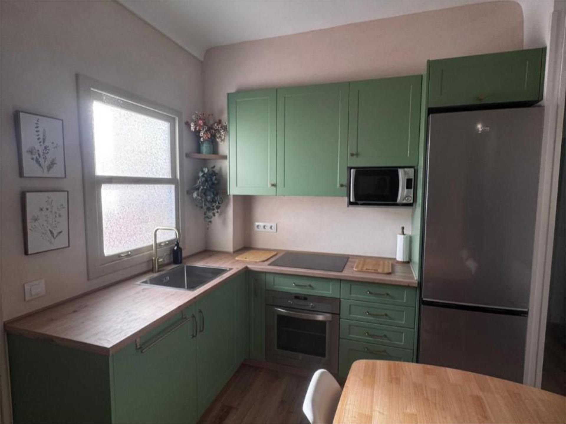 Kitchen of Flat to share in Elche / Elx  with Parquet flooring, Furnished and Balcony