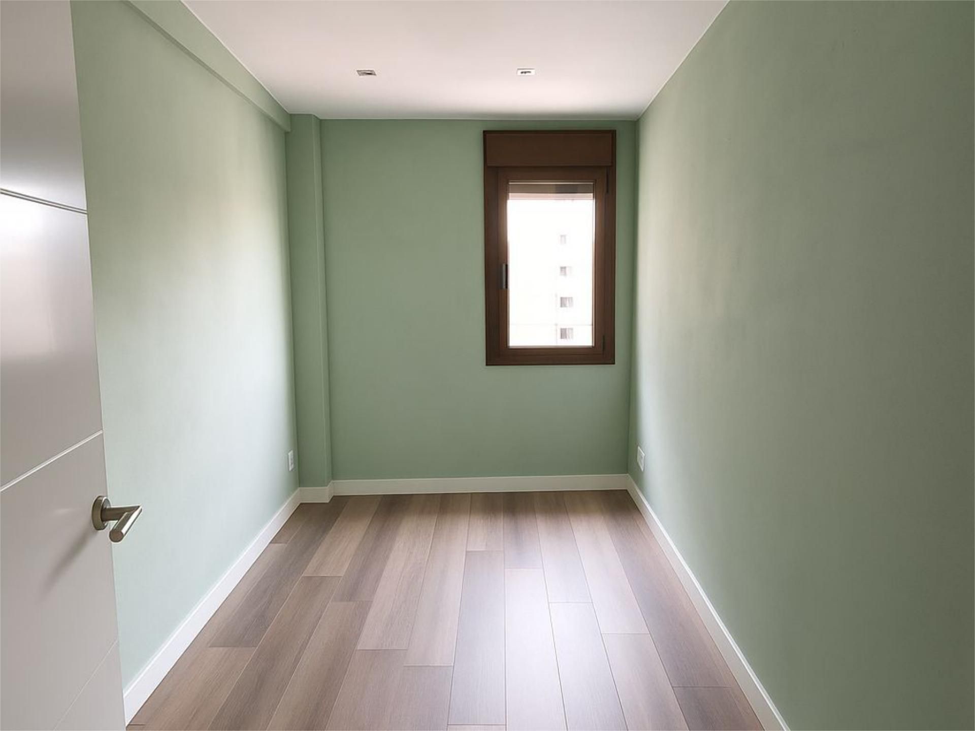 Bedroom of Flat to share in Sant Andreu de la Barca  with Air Conditioner, Heating and Parquet flooring