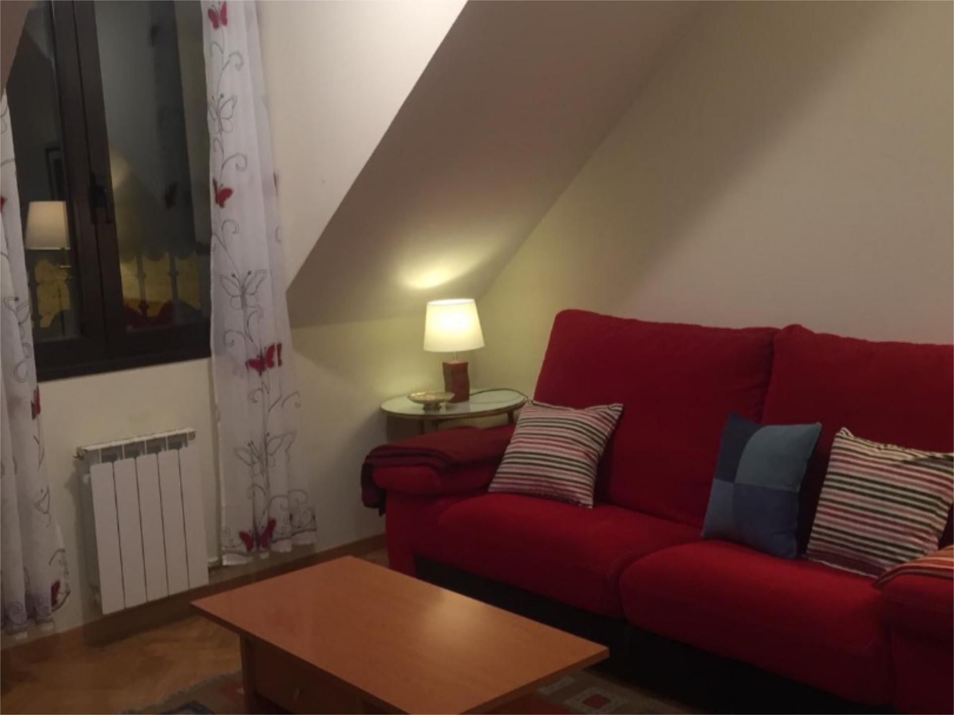 Living room of Flat to rent in Tudela de Duero  with Heating, Parquet flooring and Storage room