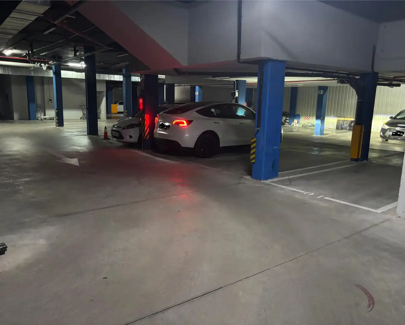 Garage for rent in Calle de Juan Antonio Bardem, 28, Ensanche de Vallecas - La Gavia Parking of Garage for rent in Madrid