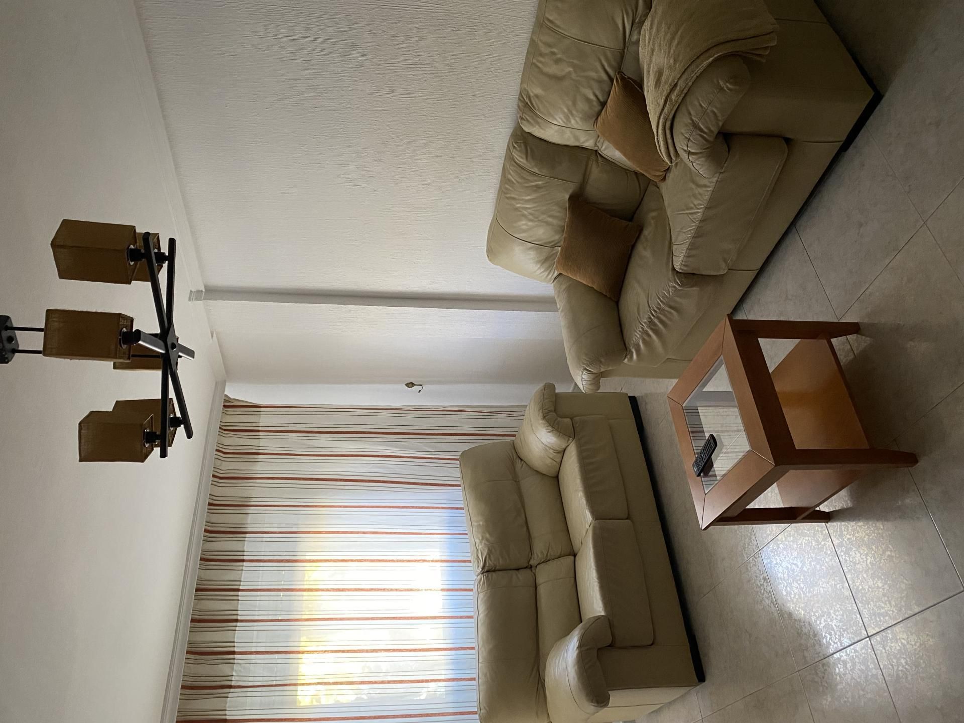 Flat to rent in Avenida Cristóbal Colón, 1, Oeste Living room of Flat to rent in Mérida with Air Conditioner, Heating and Furnished