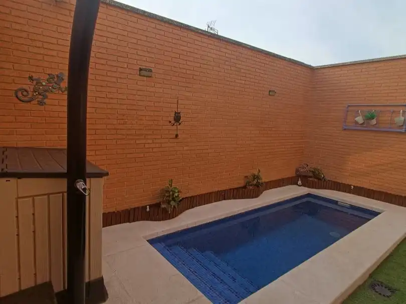 Casa o xalet en venda a Calle San Gabriel, 2, El Torreón - Los Ángeles - El Pilar Piscina de Casa o xalet en venda en Ciudad Real Capital amb Aire condicionat, Terrassa i Piscina