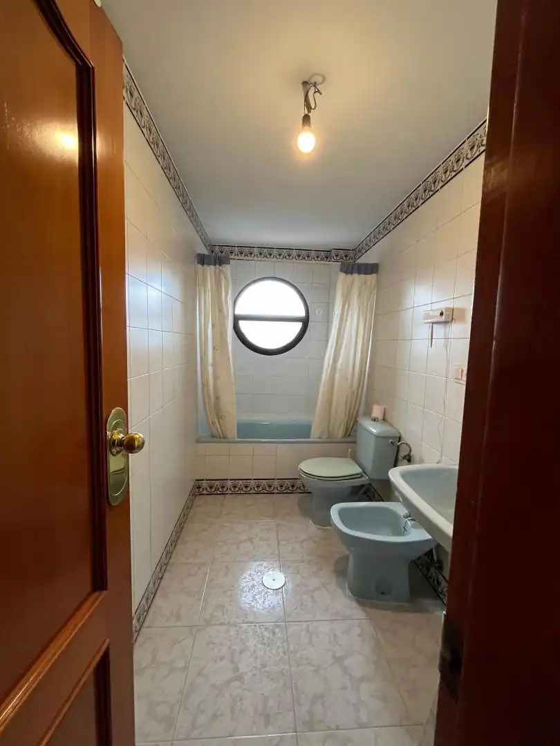 Detached homes for sale in Paseo de Colón, 41, Albolote Bathroom of Detached homes for sale in Albolote with Air Conditioner and Terrace