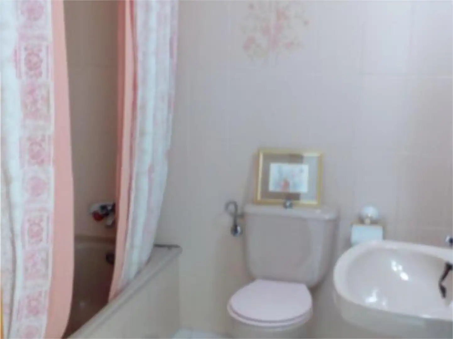 Casa adosada en venta en Calle Poetisa Isabel Tejero, 24, Calañas Baño de Casa adosada en venta en Calañas con Aire acondicionado, Calefacción y Terraza