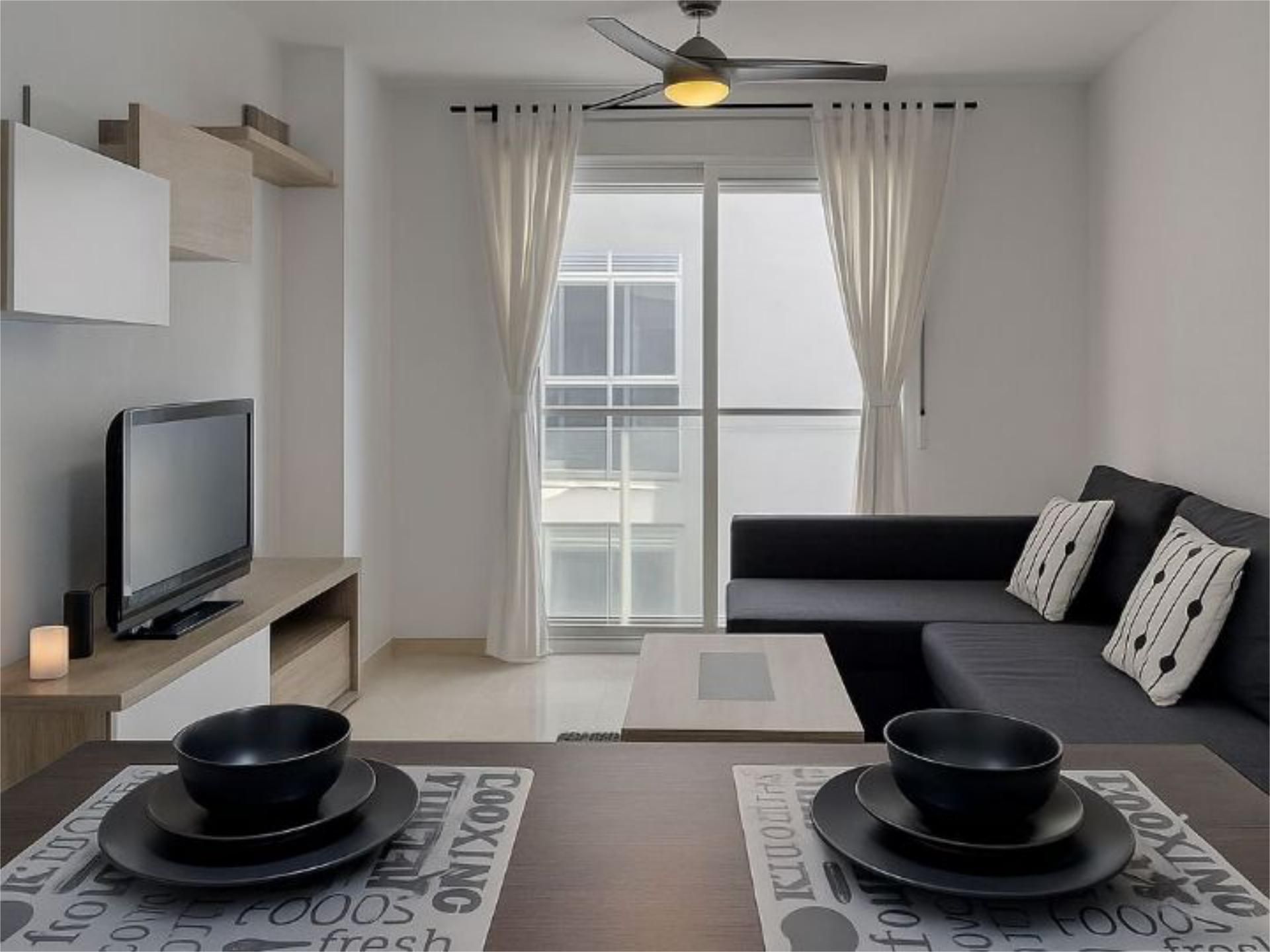 Sala d'estar de Pis en venda en Ciudad Rodrigo amb Aire condicionat, Parquet i Piscina