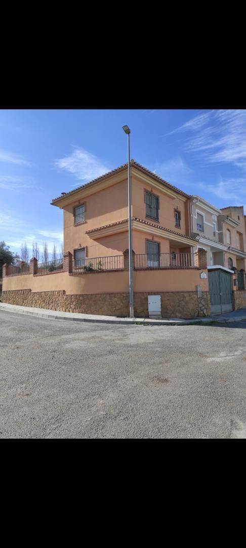 Casa adosada de alquiler en Calle Molinillo, 34, Ogíjares Casa adosada de alquiler en Calle Molinillo, 34, Ogíjares