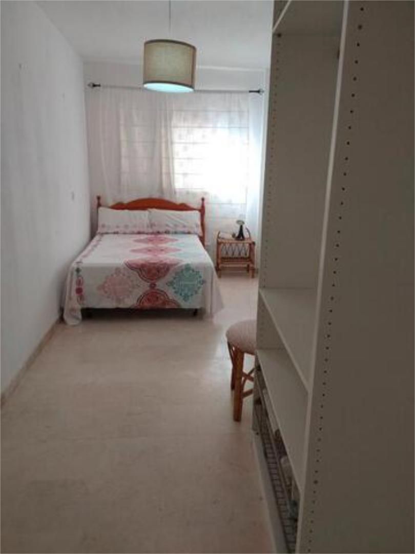 Dormitori de Pis de lloguer en San Roque amb Terrassa