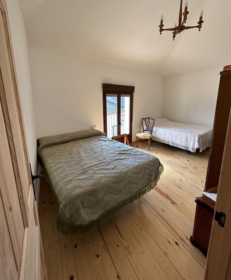 Bedroom of House or chalet to rent in Jaca  with Air Conditioner, Heating and Private garden