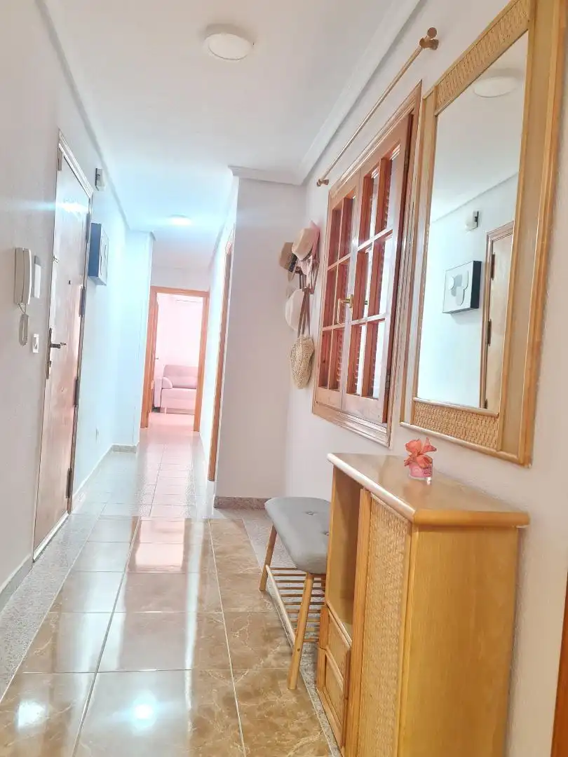 Wohnungen zum Verkauf in Torrevieja mit Klimaanlage, Terrasse und Balkon