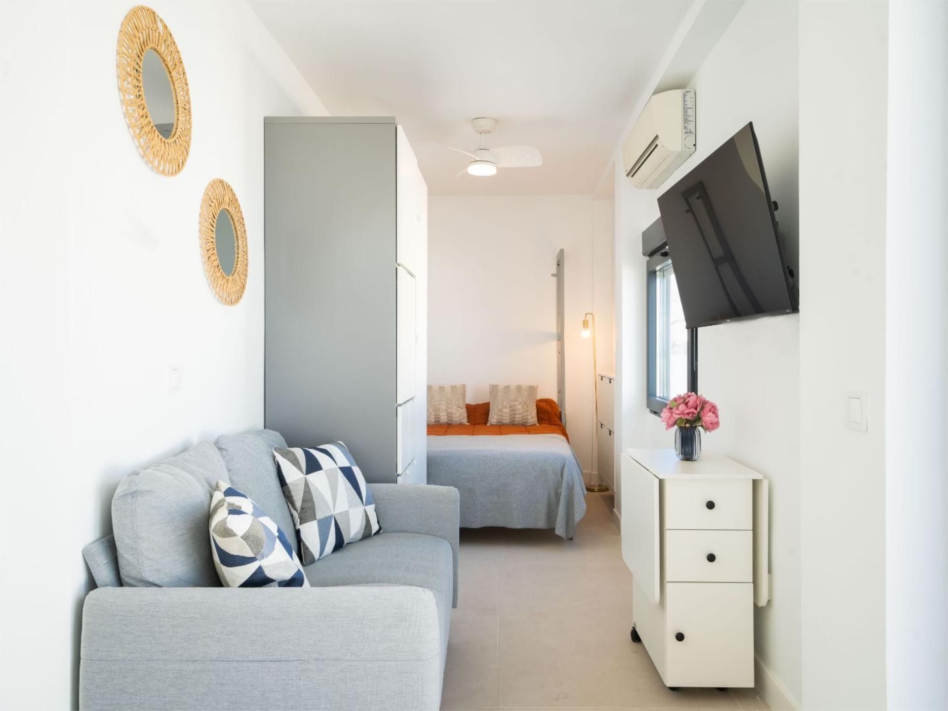 Dormitori de Estudi de lloguer en Fuengirola amb Aire condicionat, Calefacció i Terrassa