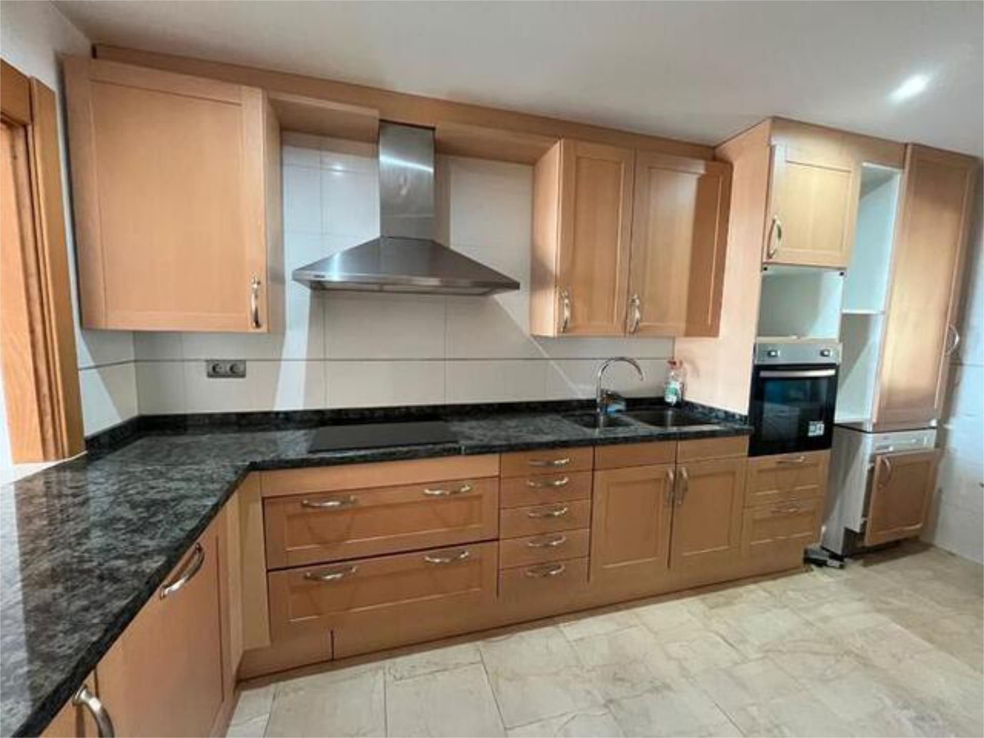Kitchen of Apartment to rent in Benahavís  with Terrace and Swimming Pool