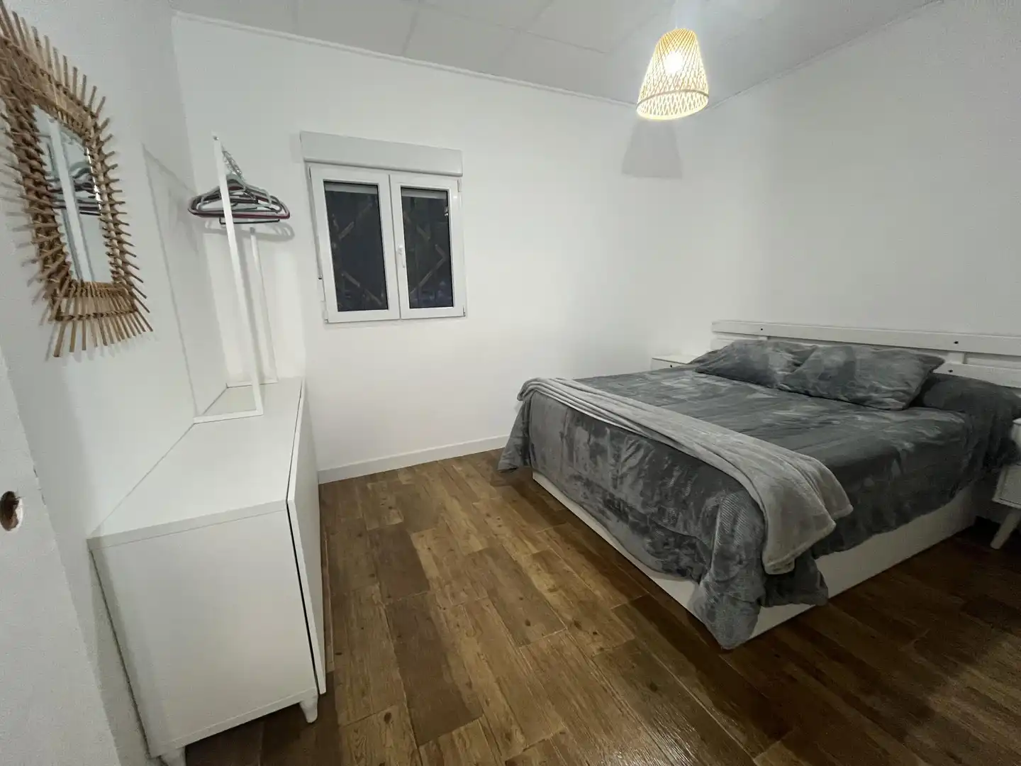 Finca rústica en venta en Partida Peña Rubia, 219, Las Tiesas Habitación de Finca rústica en venta en Villena con Terraza, Piscina y Balcón